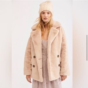 Free People Apricot Kate Faux Fur Double
Breasted Teddy Coat With Pockets